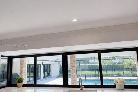 House in Palmetto Bay, Florida 5 bedrooms, 379.04 sq.m. № 2032675 - photo 10