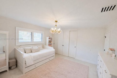 House in Palmetto Bay, Florida 5 bedrooms, 379.04 sq.m. № 2032675 - photo 27