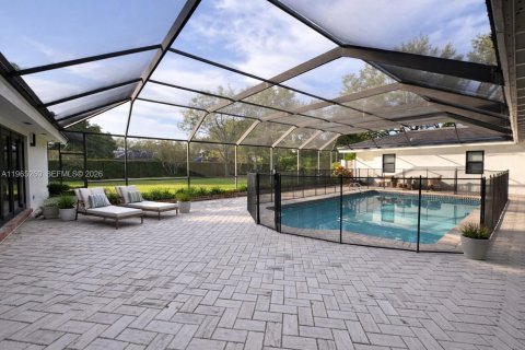 House in Palmetto Bay, Florida 5 bedrooms, 379.04 sq.m. № 2032675 - photo 5