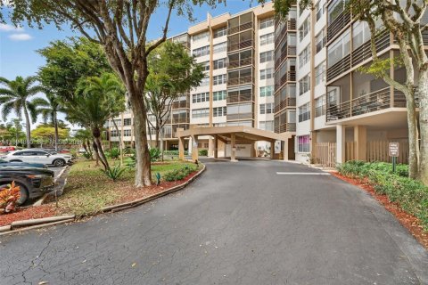 Condominio en Pembroke Pines, Florida, 1 dormitorio  № 2056565