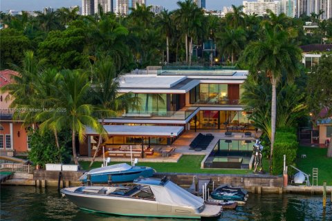 Casa en venta en Miami Beach, Florida, 5 dormitorios, 733 m2 № 1830725 - foto 1