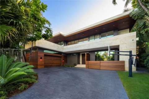 Casa en venta en Miami Beach, Florida, 5 dormitorios, 733 m2 № 1830725 - foto 15