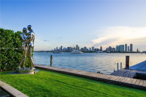 Casa en venta en Miami Beach, Florida, 5 dormitorios, 733 m2 № 1830725 - foto 24