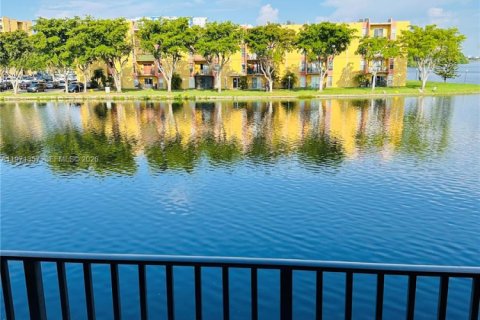 Condominio en venta en Miami, Florida, 2 dormitorios, 73.67 m2 № 2032255 - foto 8