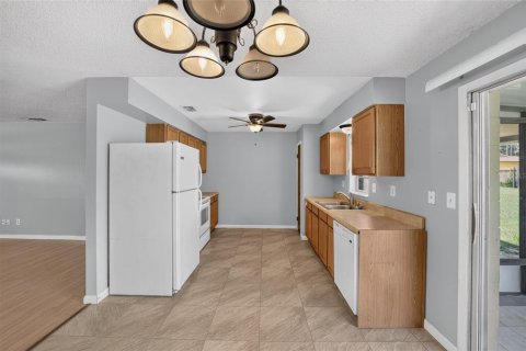 Купить виллу или дом в Белвью, Флорида 6 комнат, 114.27м2, № 2210144 - фото 18