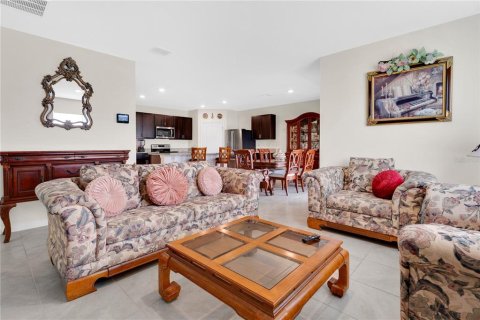 Casa en venta en Kissimmee, Florida, 4 dormitorios, 171.5 m2 № 2286965 - foto 6