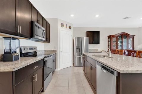Casa en venta en Kissimmee, Florida, 4 dormitorios, 171.5 m2 № 2286965 - foto 3