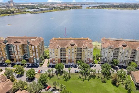 Condominio en Orlando, Florida, 4 dormitorios  № 2111415