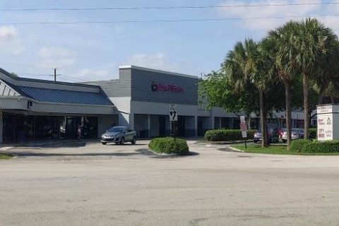 Touwnhouse à vendre à Pembroke Pines, Floride: 2 chambres, 129.41 m2 № 1172971 - photo 1