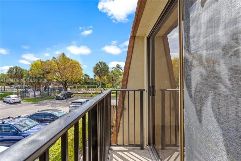 Купить таунхаус в Санрайз, Флорида 3 спальни, 145.86м2, № 2065723 - фото 28