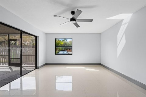 Купить таунхаус в Санрайз, Флорида 3 спальни, 145.86м2, № 2065723 - фото 11