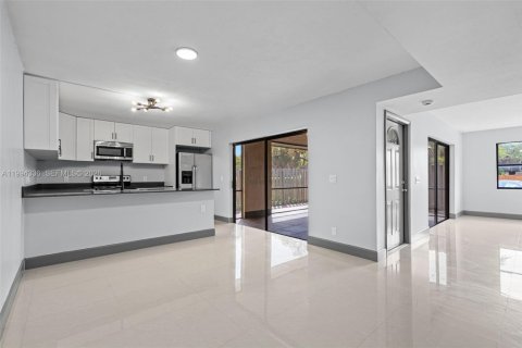 Купить таунхаус в Санрайз, Флорида 3 спальни, 145.86м2, № 2065723 - фото 13