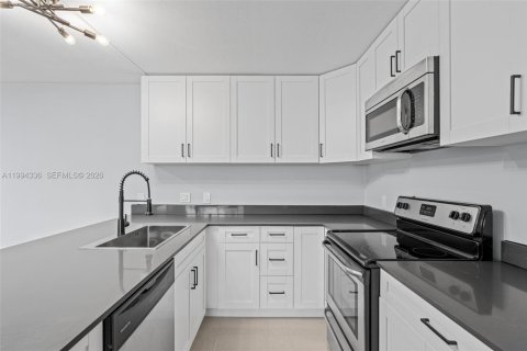 Купить таунхаус в Санрайз, Флорида 3 спальни, 145.86м2, № 2065723 - фото 16