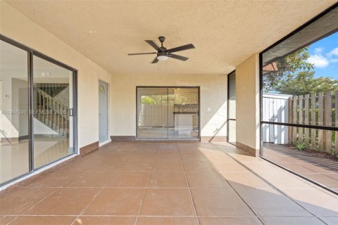 Купить таунхаус в Санрайз, Флорида 3 спальни, 145.86м2, № 2065723 - фото 6
