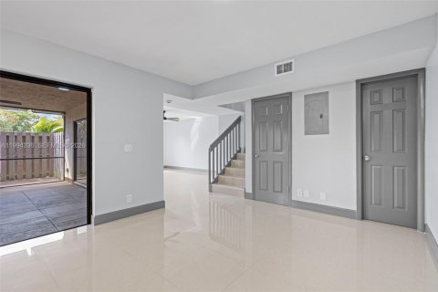 Купить таунхаус в Санрайз, Флорида 3 спальни, 145.86м2, № 2065723 - фото 14