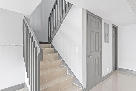 Купить таунхаус в Санрайз, Флорида 3 спальни, 145.86м2, № 2065723 - фото 20