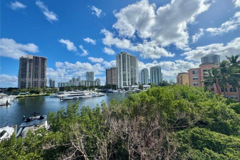Condo in Aventura, Florida, 3 bedrooms  № 1991126 - photo 8