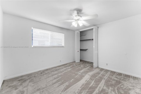 Villa ou maison à louer à Miami, Floride: 4 chambres, 170.48 m2 № 1890742 - photo 13