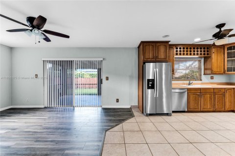 Villa ou maison à louer à Miami, Floride: 4 chambres, 170.48 m2 № 1890742 - photo 5