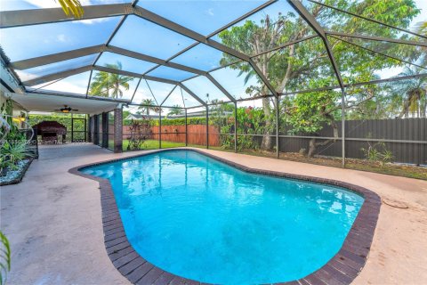 Villa ou maison à louer à Miami, Floride: 4 chambres, 170.48 m2 № 1890742 - photo 16