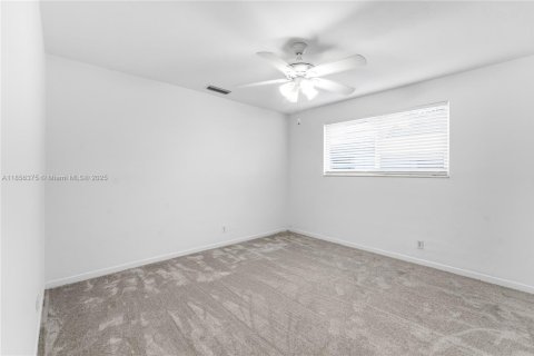 Villa ou maison à louer à Miami, Floride: 4 chambres, 170.48 m2 № 1890742 - photo 9