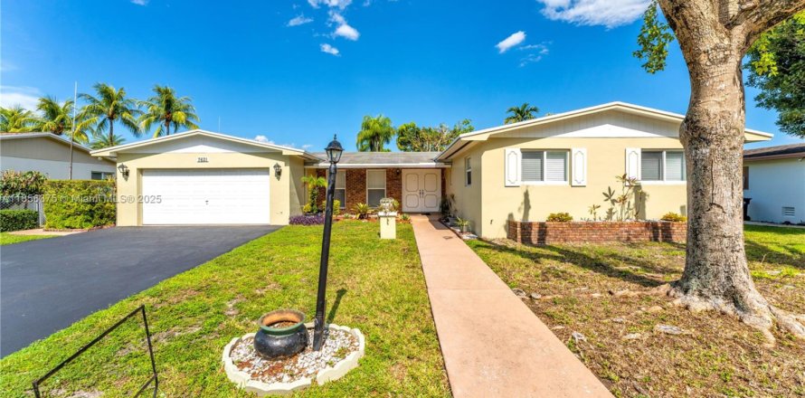 Villa ou maison à Miami, Floride 4 chambres, 170.48 m2 № 1890742