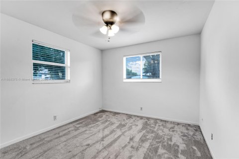 Villa ou maison à louer à Miami, Floride: 4 chambres, 170.48 m2 № 1890742 - photo 18