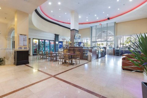 Condominio en venta en Sunny Isles Beach, Florida, 33.44 m2 № 1937666 - foto 29