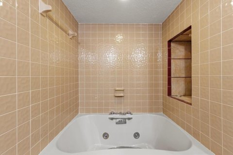 Купить виллу или дом в Спринг-Хилл, Флорида 3 комнаты, 176.14м2, № 1586194 - фото 6