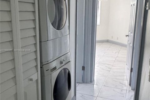 Copropriété à louer à Oakland Park, Floride: 2 chambres, 82.68 m2 № 1989682 - photo 12