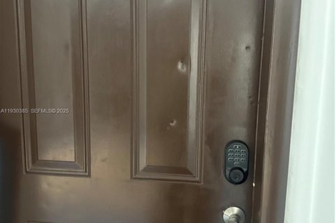 Copropriété à louer à Oakland Park, Floride: 2 chambres, 82.68 m2 № 1989682 - photo 1