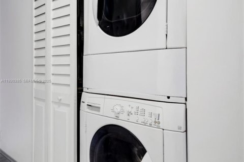 Copropriété à louer à Oakland Park, Floride: 2 chambres, 82.68 m2 № 1989682 - photo 17