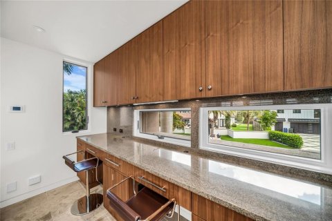 Купить виллу или дом в Сарасота, Флорида 13 комнат, 504.27м2, № 2092195 - фото 30