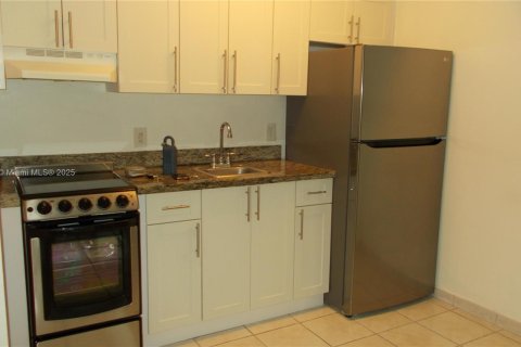 Copropriété à louer à Pembroke Pines, Floride: 1 chambre, 47.75 m2 № 1881766 - photo 15