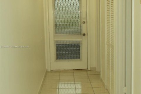 Copropriété à louer à Pembroke Pines, Floride: 1 chambre, 47.75 m2 № 1881766 - photo 6