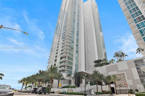 Condominio en venta en Miami, Florida, 1 dormitorio, 84.73 m2 № 1861410 - foto 3
