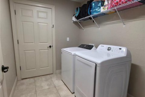 House in Summerfield, Florida 3 bedrooms, 179.67 sq.m. № 2299741 - photo 25
