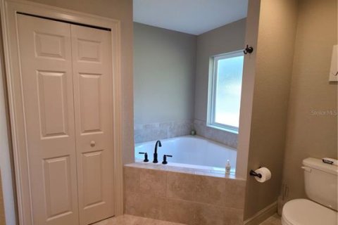 House in Summerfield, Florida 3 bedrooms, 179.67 sq.m. № 2299741 - photo 22