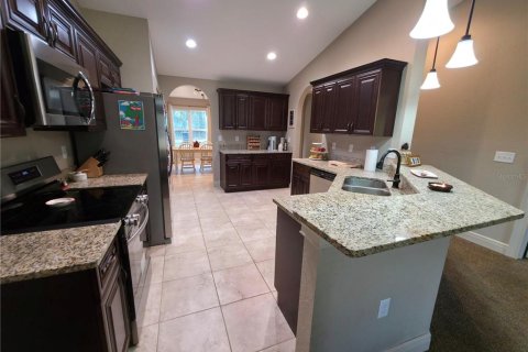 House in Summerfield, Florida 3 bedrooms, 179.67 sq.m. № 2299741 - photo 14