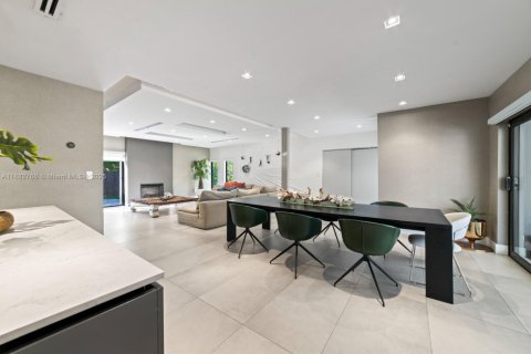 Купить виллу или дом в Катлер-Бей, Флорида 6 спален, 200.02м2, № 1931876 - фото 2