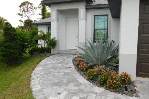 Casa en alquiler en Rotonda, Florida, 4 dormitorios, 187.29 m2 № 1834893 - foto 1