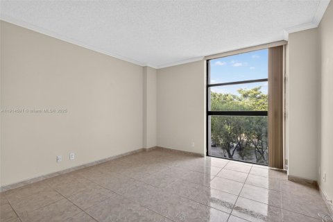Condo in Aventura, Florida, 2 bedrooms  № 1970490 - photo 28