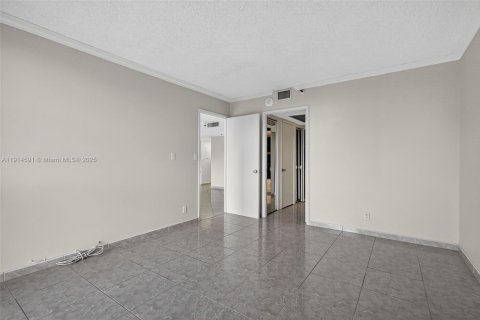Condo in Aventura, Florida, 2 bedrooms  № 1970490 - photo 30