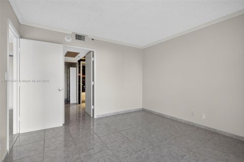 Condo in Aventura, Florida, 2 bedrooms  № 1970490 - photo 29