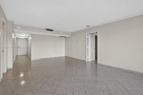 Condo in Aventura, Florida, 2 bedrooms  № 1970490 - photo 12