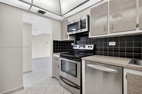 Condo in Aventura, Florida, 2 bedrooms  № 1970490 - photo 15