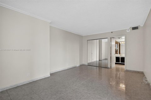 Condo in Aventura, Florida, 2 bedrooms  № 1970490 - photo 25