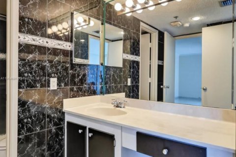 Condo in Aventura, Florida, 2 bedrooms  № 1970490 - photo 20