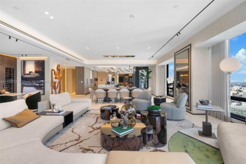 Купить кондоминиум в Майами, Флорида 4 спальни, 415.27м2, № 1860128 - фото 18