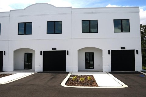 Touwnhouse à vendre à Tampa, Floride: 3 chambres, 161.37 m2 № 2138190 - photo 2